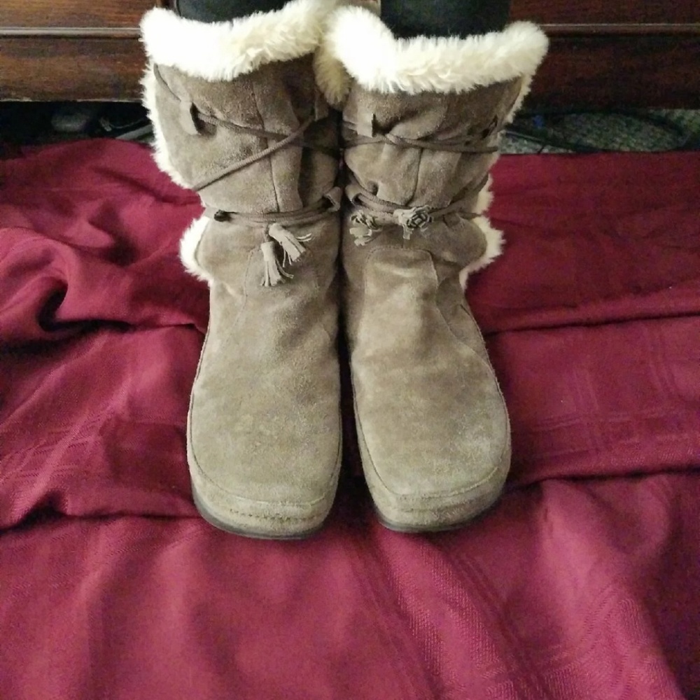 Earth Leather Upper Mirage Caribou Size 9